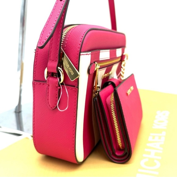 Michael Kors Large EW Crossbody Bag & MD Bifold Zip Chain Wallet Pink - Picture 4 of 14